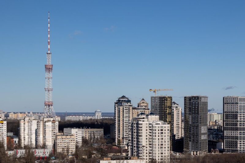 В областях України задіяли аварійні відключення