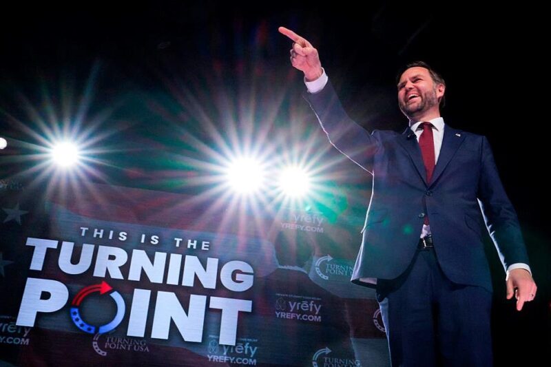 Венс похизувався припиненням допомоги Україні