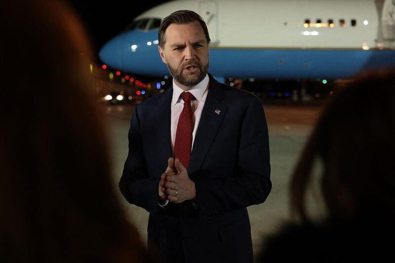 Венс відправився на переговори з Іраном