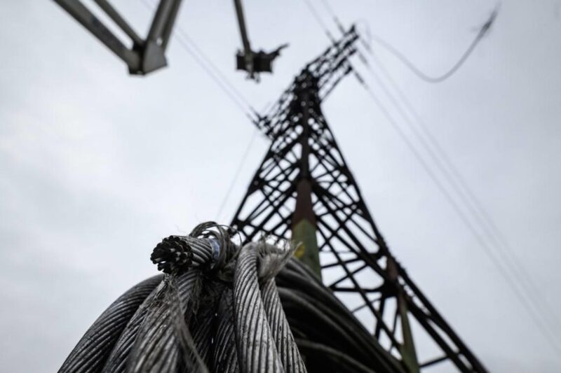 Відключення світла охопили 13 областей України