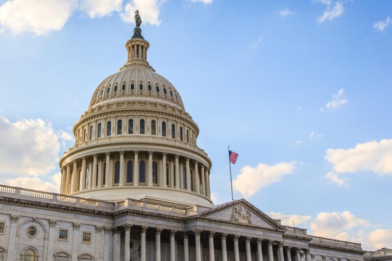 Візит підсанкційних депутатів РФ: в Сенаті США вимагають пояснень