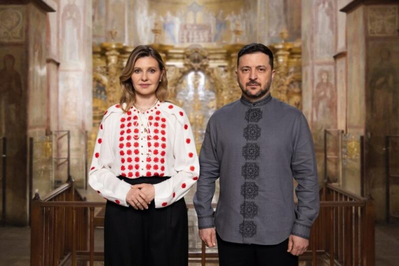 Зеленські привітали українців з Великоднем