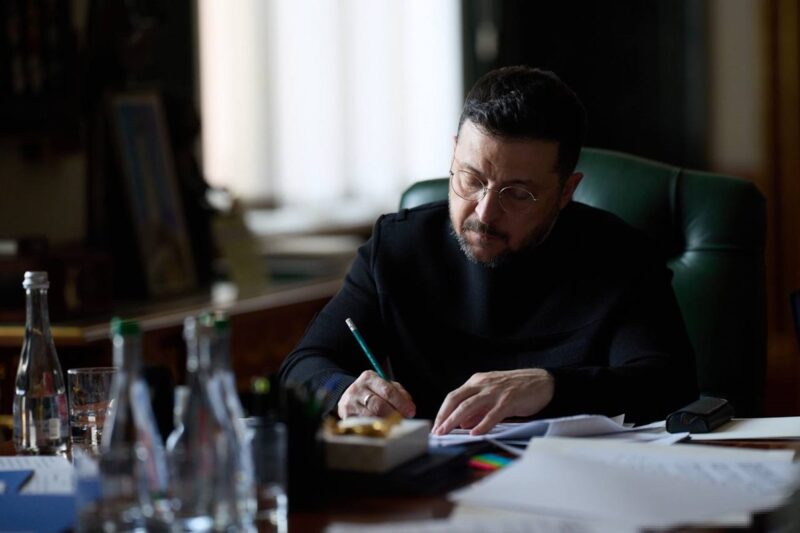 Зеленський та Стармер обговорили комунікацію з представниками США