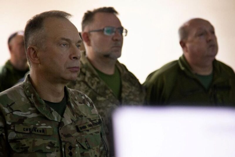 ЗСУ утримують позиції на півдні – Сирський