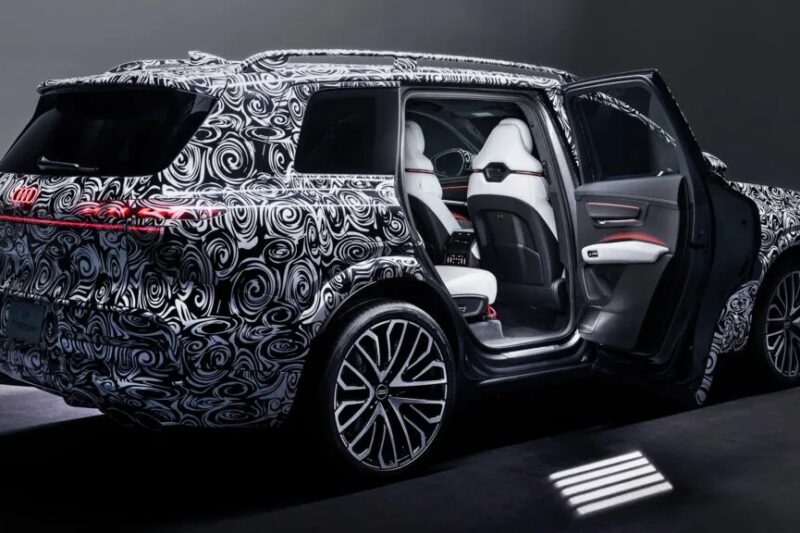 Audi розсекретила салон нового кросоверу Q9