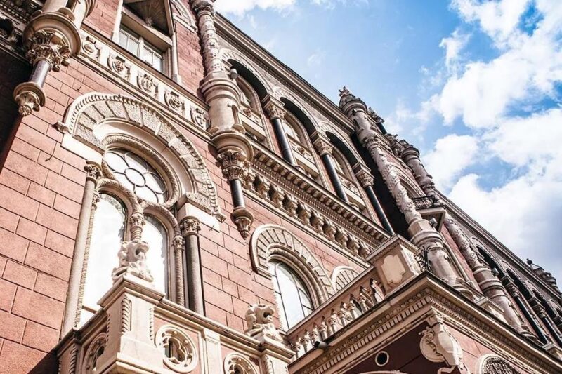 Долар оновив історичний максимум в Україні