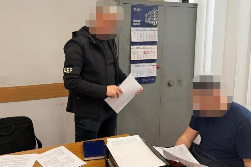 Львівський митник пропустив контрабанду на 7 млн