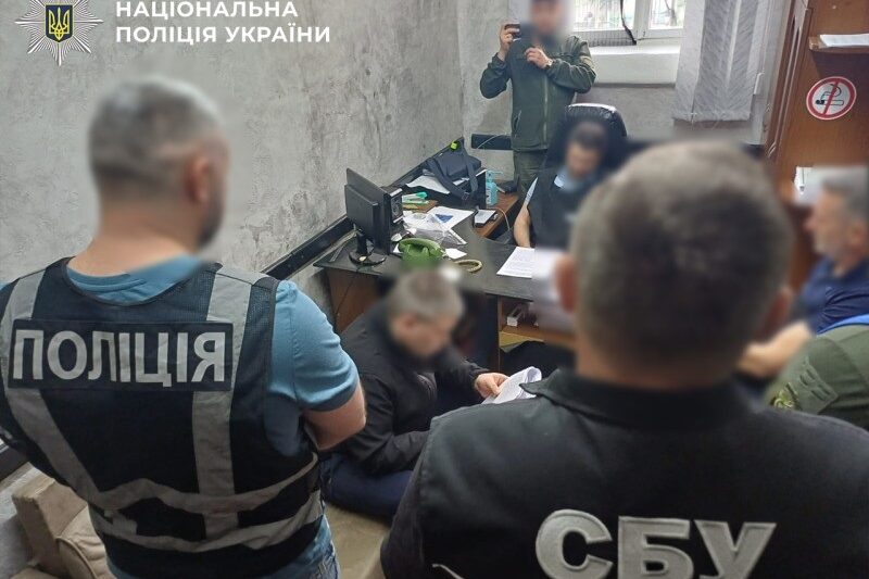 На Львівщині викрили схему вимагання, яку координували з колонії