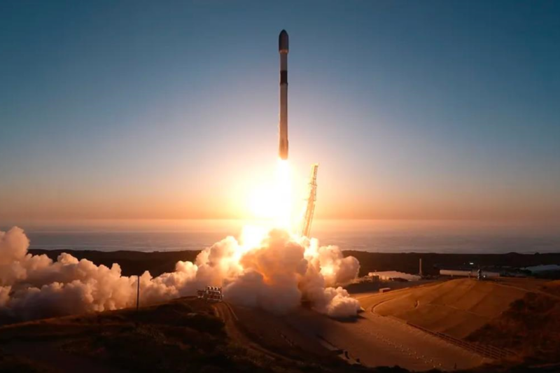SpaceX запустила у космос ще 24 супутники Starlink