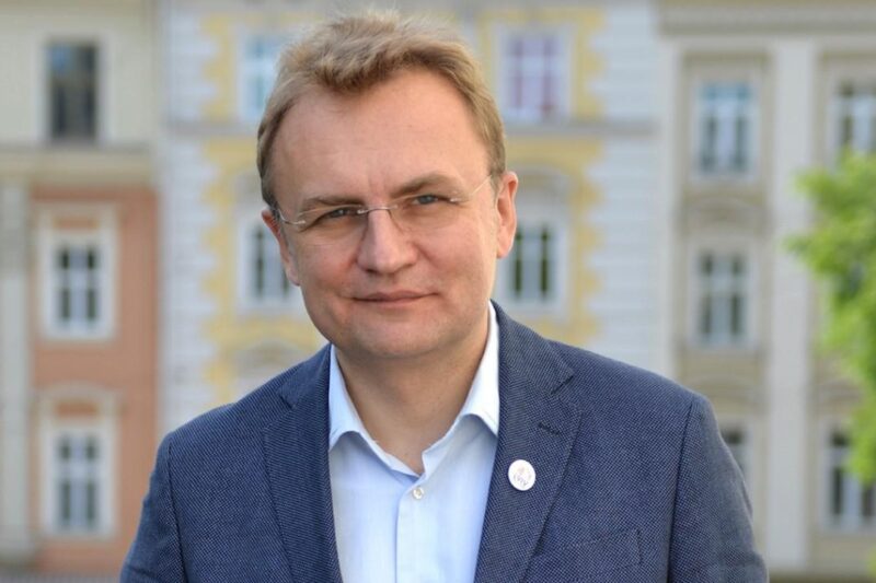 У Львові чоловік облив мера невідомою рідиною