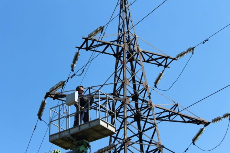 Відключення світла охопили 12 областей України