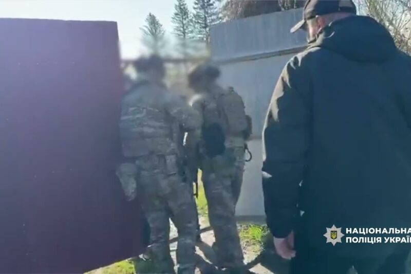 Поліція виявила 20 схронів та вилучила з незаконного обігу понад 1000 одиниць зброї та боєприпасів