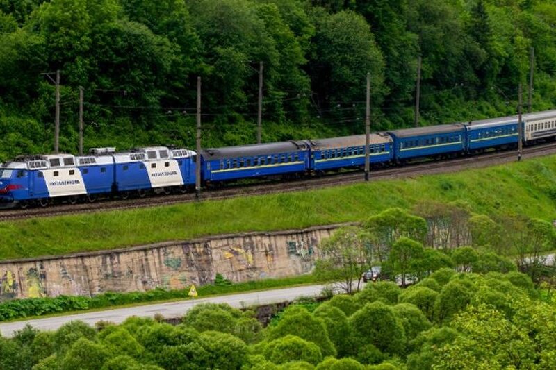До Карпат пустять додаткові поїзди на вихідні