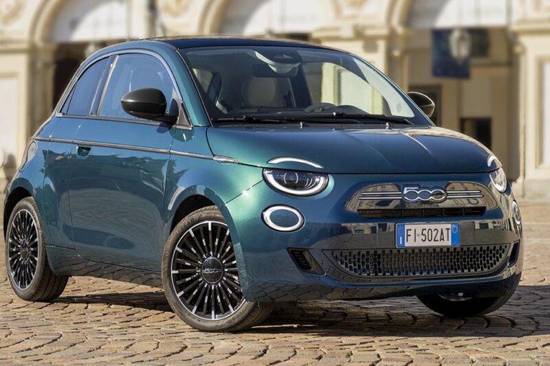 Fiat випустив новий гібридний 500