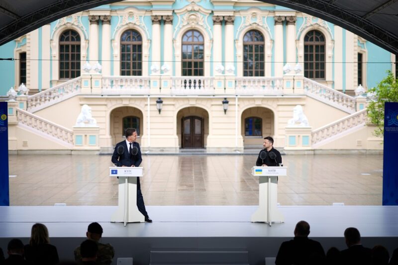 Спілкування Володимира Зеленського і Марка Рютте з медіа після засідання Ради Україна – НАТО в Києві