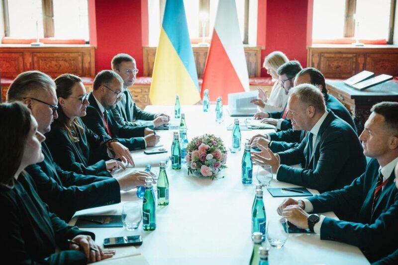 Криза відносин з Польщею: Свириденко провела зустріч з Туском
