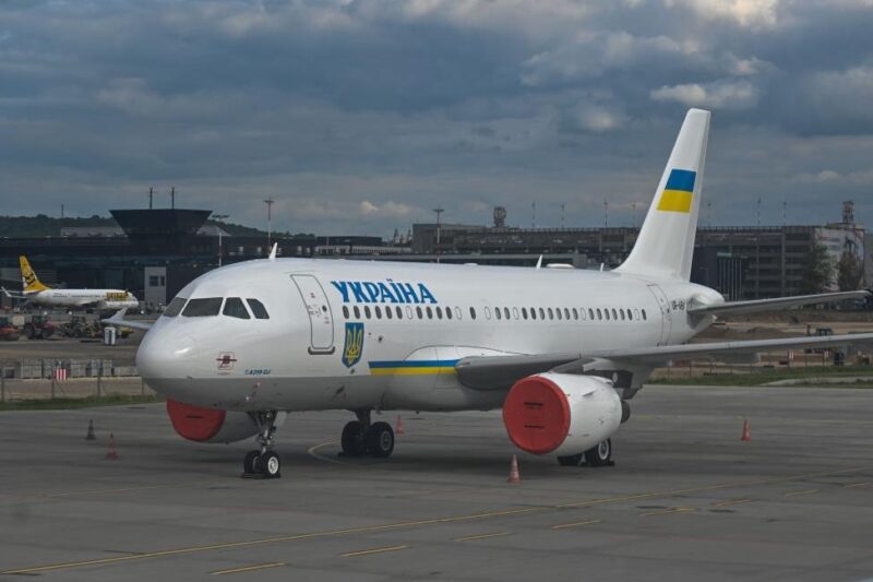 Літак зеленського повернувся на місце базування у Польщі