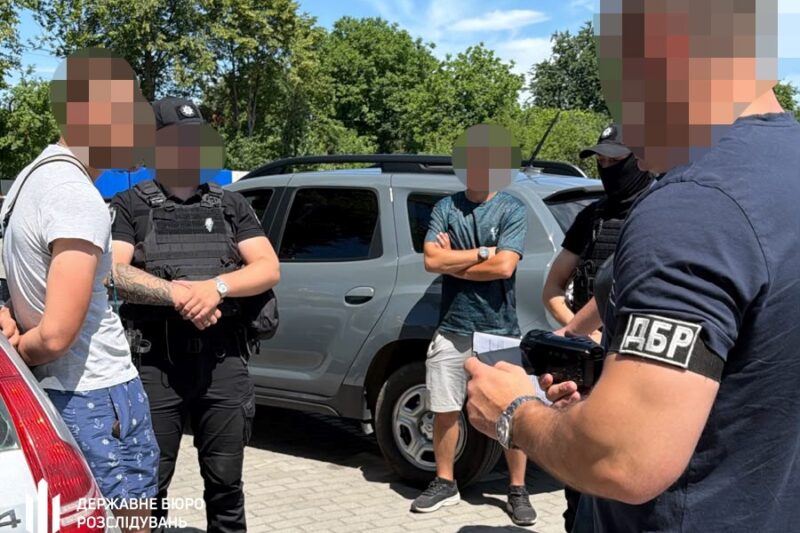 На Івано-Франківщині викрили військовослужбовця, який продавав зброю