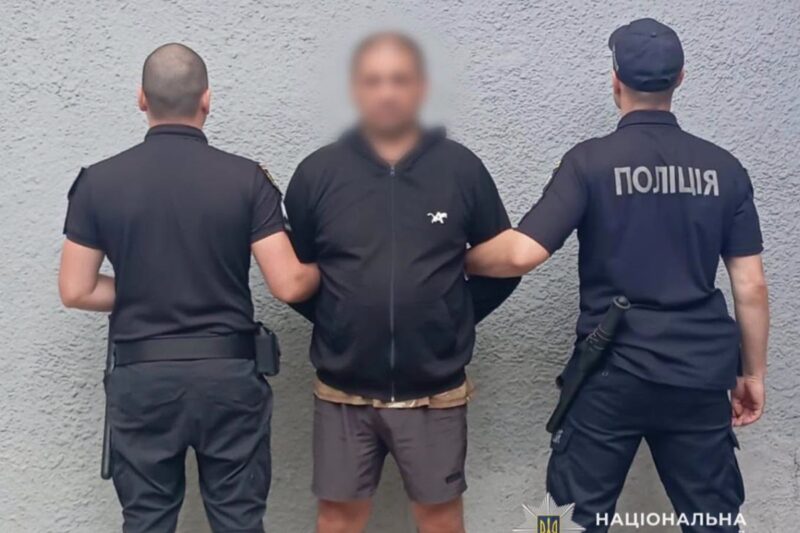 На Закарпатті чоловік погрожував гранатою власній родині