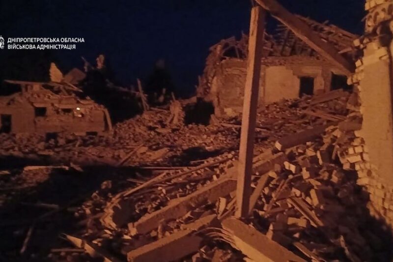 Росіяни вдарили по Дніпропетровщині: є загибла та дев’ятеро поранених