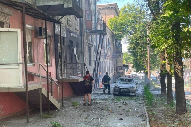 Росіяни вдарили по Запоріжжю: є поранені
