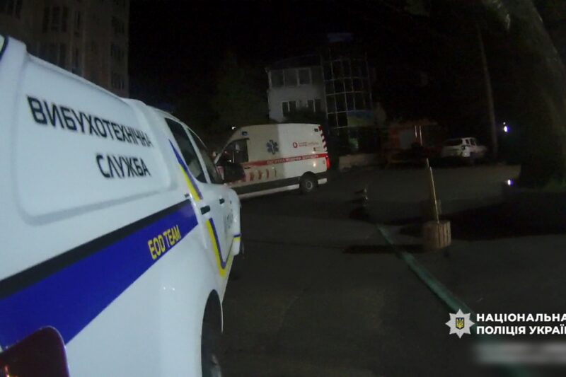 Російський дрон застряг на 11 поверсі в Одесі