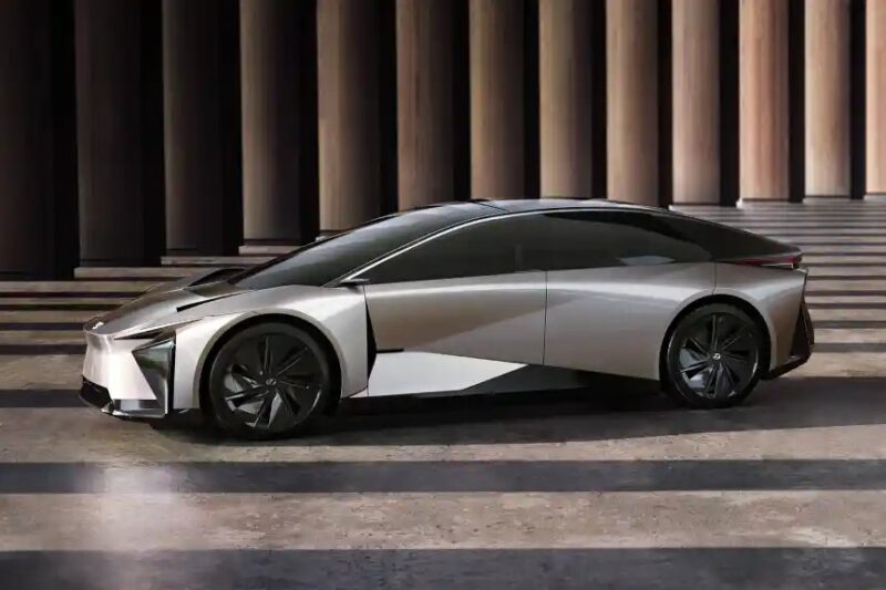 Toyota відмовилася від флагманського електроседана Lexus
