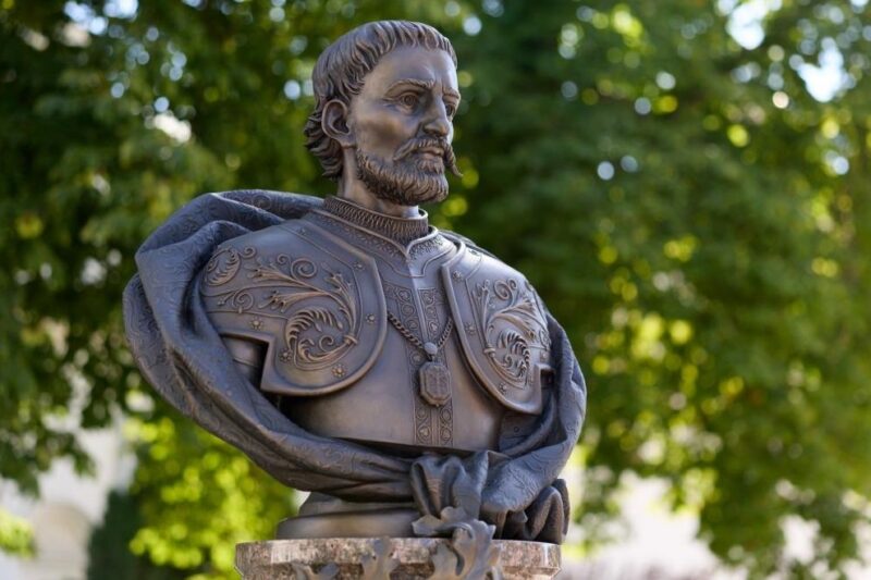 У Києво-Печерській лаврі встановили погруддя гетьману Мазепі
