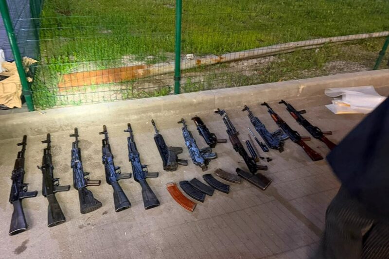 У Кропивницькому поліцейський з братом торгували зброєю і мали паспорти РФ