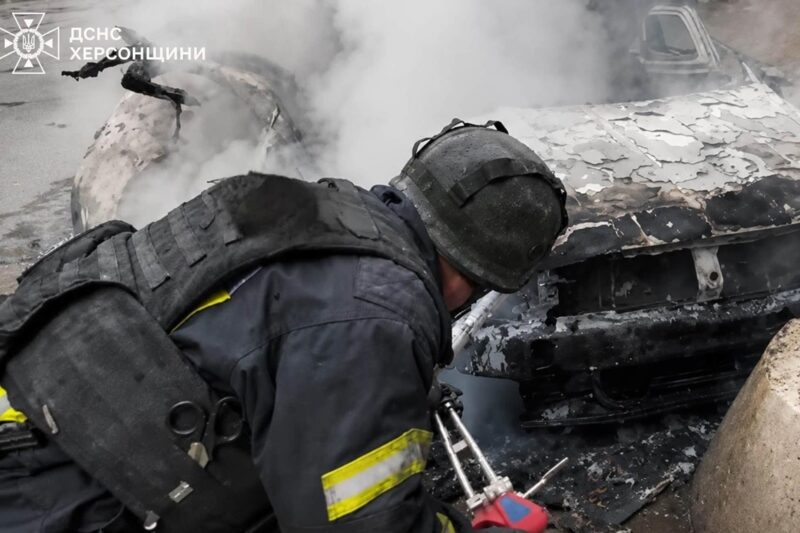 Дрони РФ атакували Херсон: троє людей отримали поранення