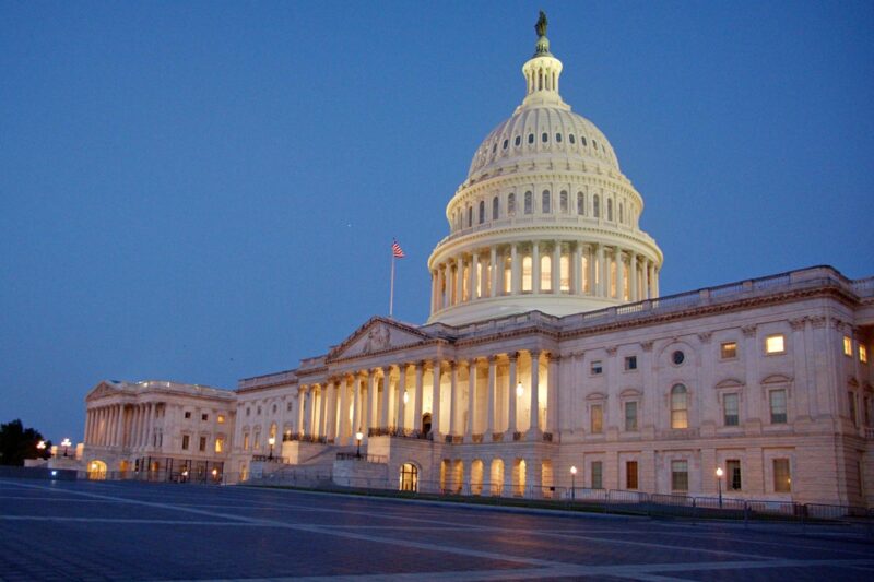 Сенат США просунув розгляд проєкту закона про підтримку України
