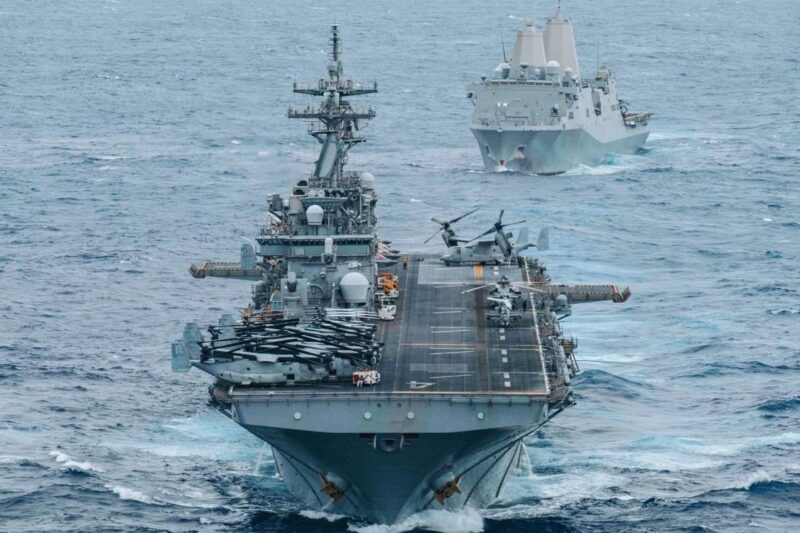 США перекинули два кораблі з морпіхами на Близький Схід