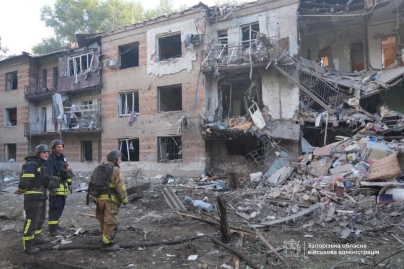 Удар по Запоріжжю: двоє загиблих, багато поранених