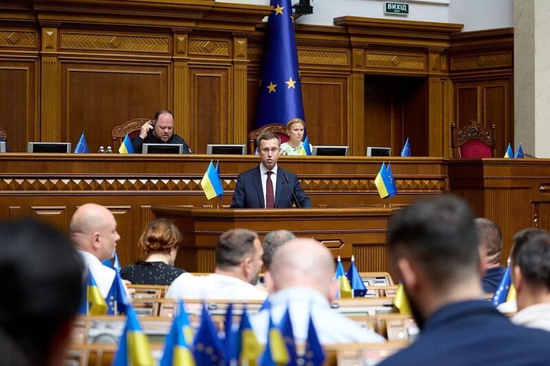 Україна місяць буде без міністра оборони – нардеп