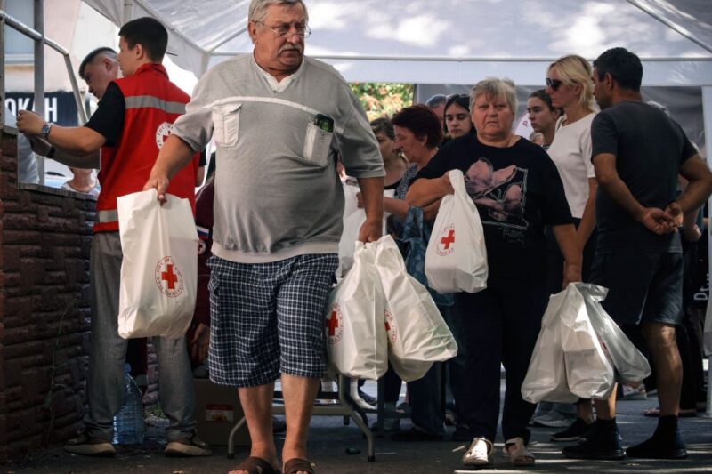 В окупованому Криму формують запаси води й продуктів