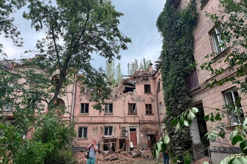 Вечірній обстріл Слов’янська: значні руйнування, 16 поранених