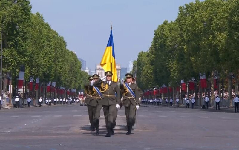 ЗСУ пройшли маршем на параді у Парижі