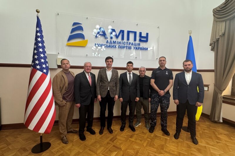 Келлог в Одесі: американцям показали наслідки ударів РФ по порту