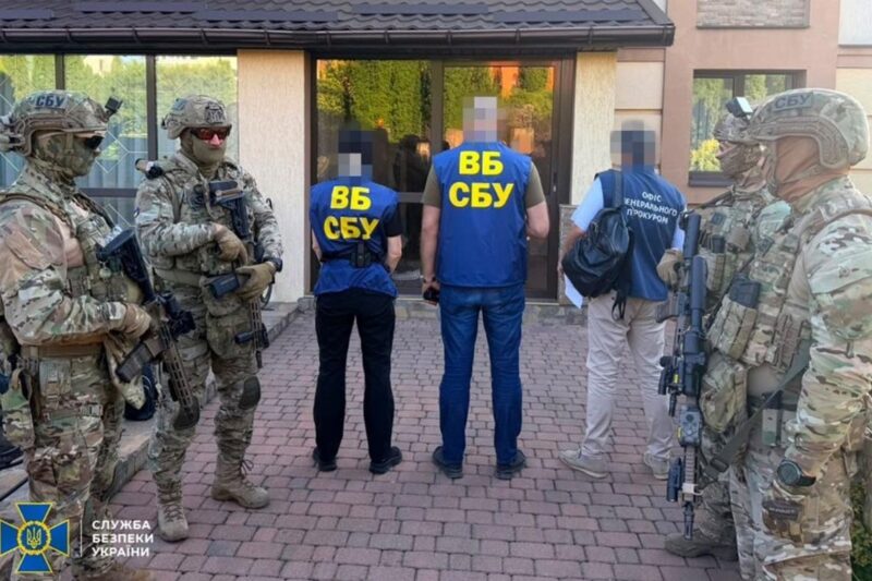 Хмельницького топ-посадовця спіймали на “відкатах”