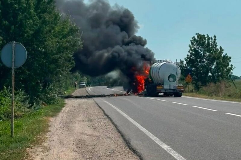Росіяни вбили двох людей у вантажівці на Одещині