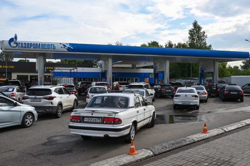 У Сочі закінчується бензин: влада просить менше їздити