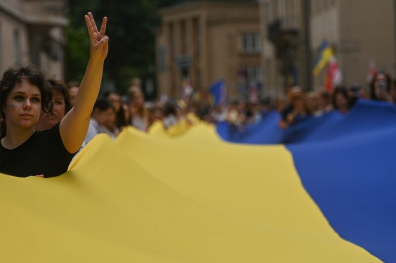 Українці визначилися щодо виведення військ з Донбасу