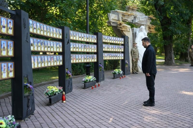Зеленський прибув із візитом в Івано-Франківськ